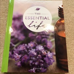 448 page essential oil guide book and info