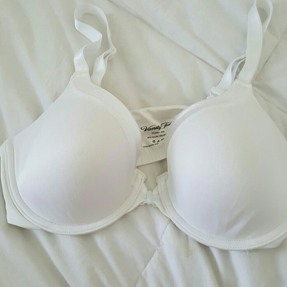 Two NWOT White bra