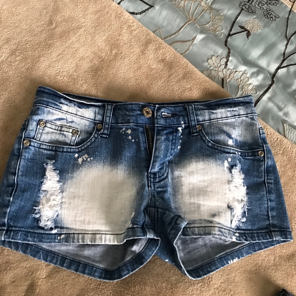 Size 0 denim shorts!!