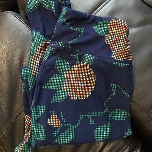 Lularoe OS Digital Roses