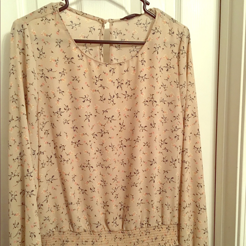 Very cute blouse.