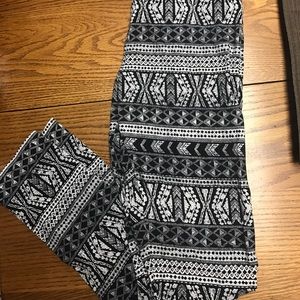 American Eagle Aztec Leggings