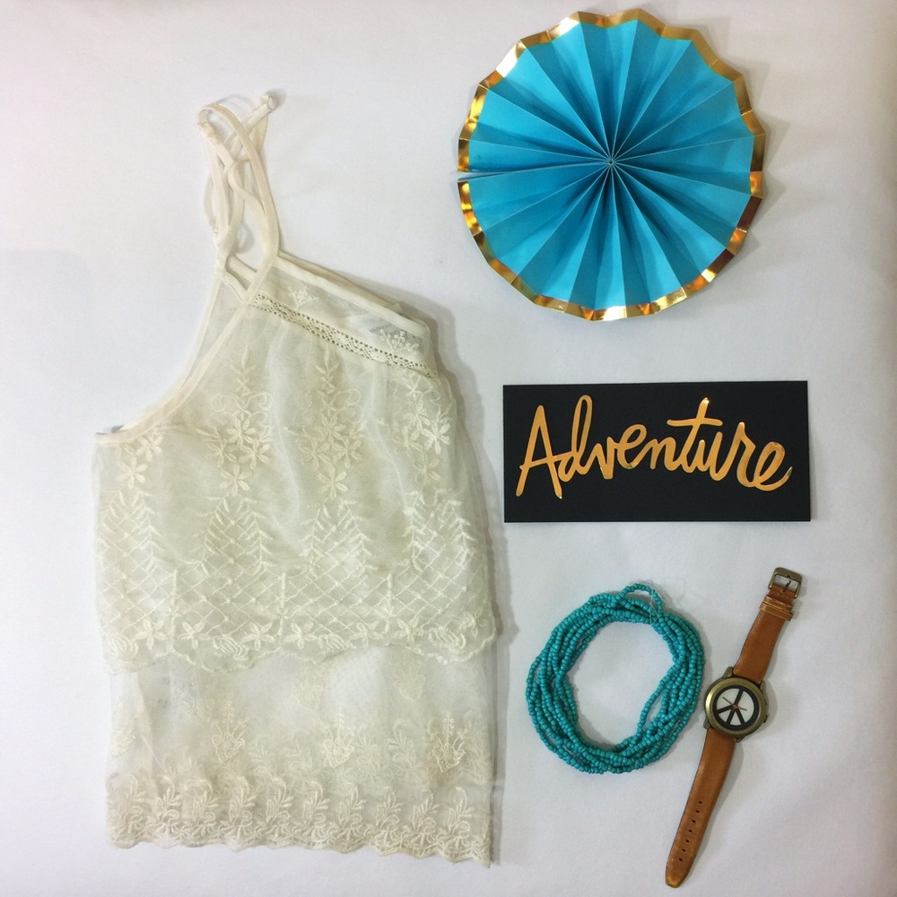 🌻🌻🌻| BOHO CHIC | Lace Embroidered Crop Top