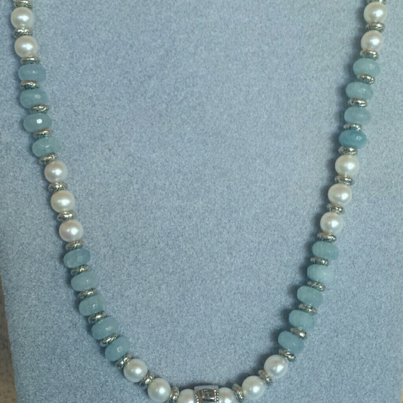 RAINBOW MOONSTONE 10.9 CT PENDANT NECKLACE -17" - Picture 2 of 3