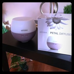 DoTERRA petal diffuser and box