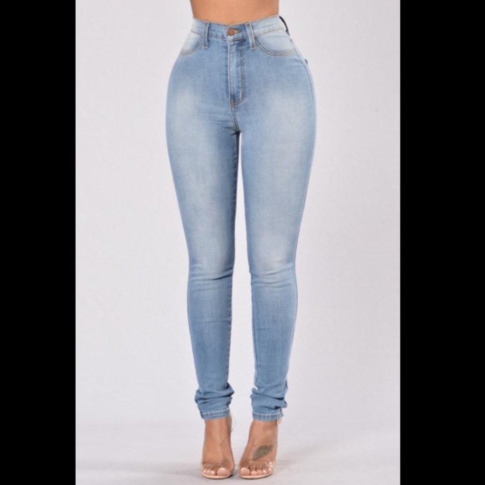 NEVER WORN Fashionova Highwaisted Jeans
