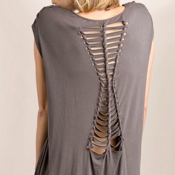 ✨SALE✨Braided laser cut dolman top - Picture 2 of 4