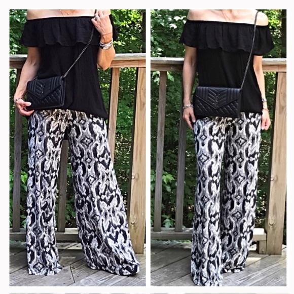 Abstract Black & White Print Palazzo Pants - Picture 6 of 7