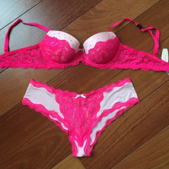 Victoria's Secret Other - ❗️NEW ITEM❗️NWT Victoria's Secret 34B/M Set