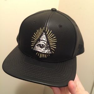 Illuminati SnapBack