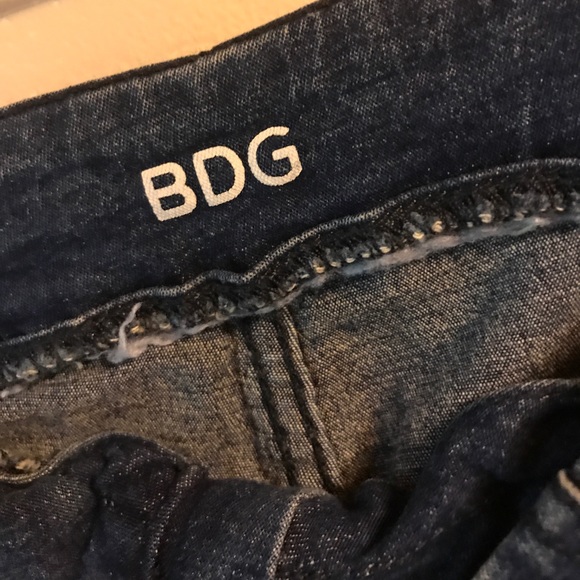 SUPER HIGH RISE - Picture 2 of 5