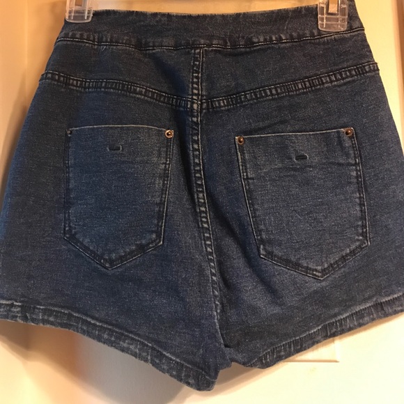 SUPER HIGH RISE - Picture 3 of 5