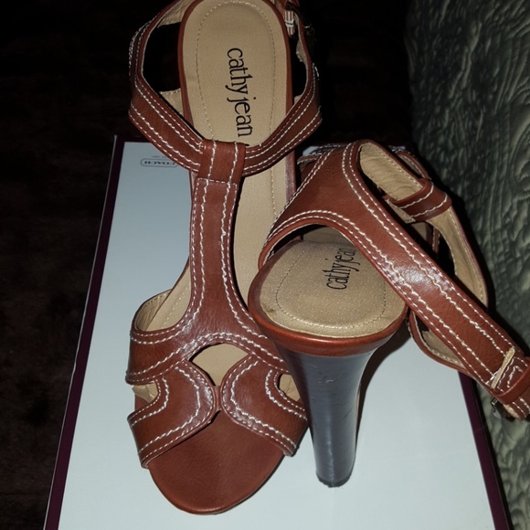 Shoes - Picture 2 of 5