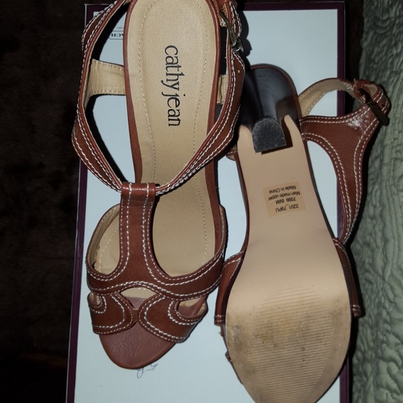 Shoes - Picture 5 of 5