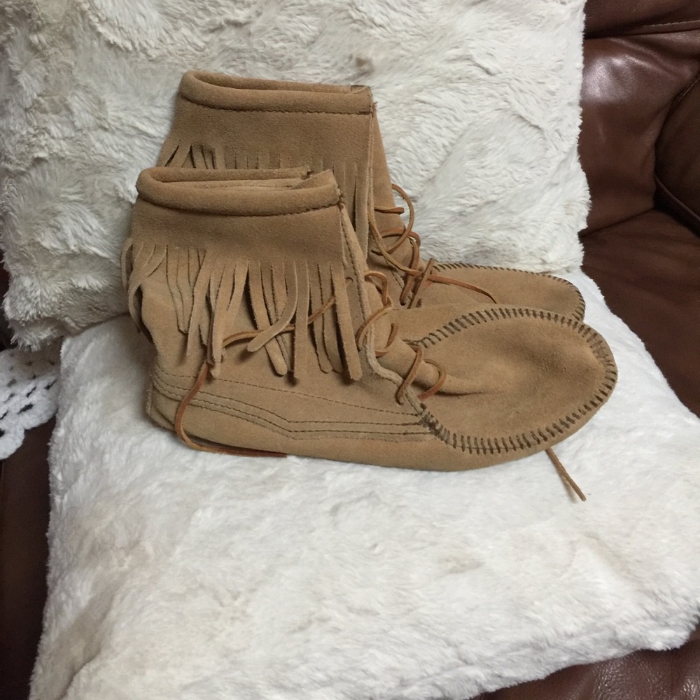 Awesome booties - size 9 !