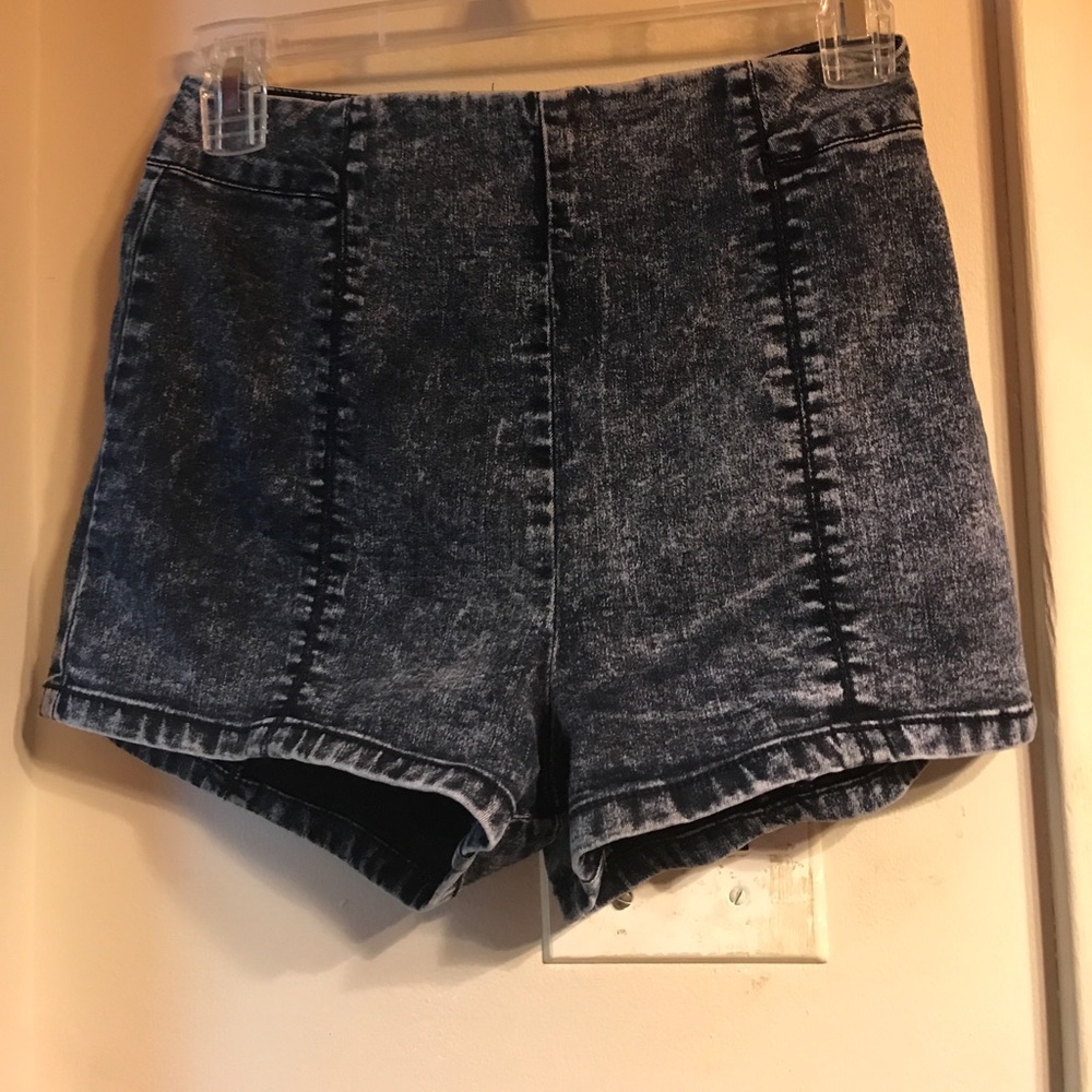 SILENCE AND NOISE SHORTS