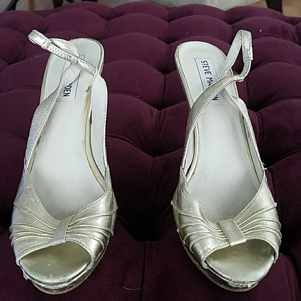 Peep-toe heels
