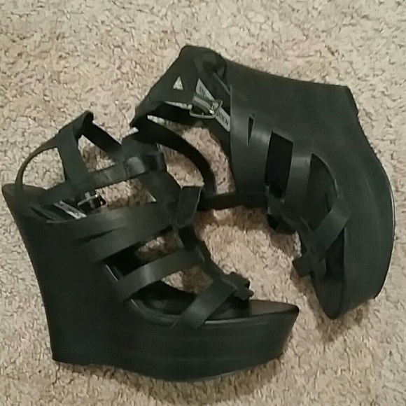 Steve Madden Strapped Leather Wedges - Picture 3 of 5
