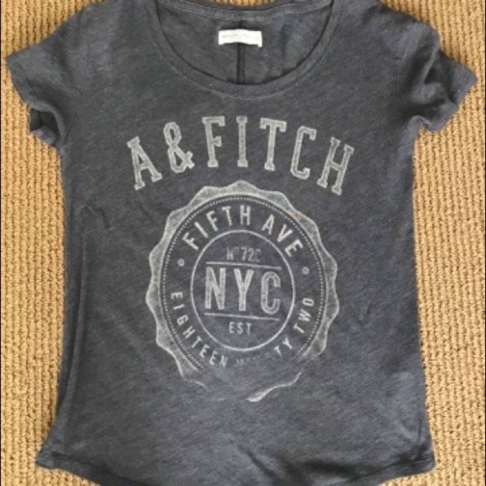 Gray A&F t-shirt