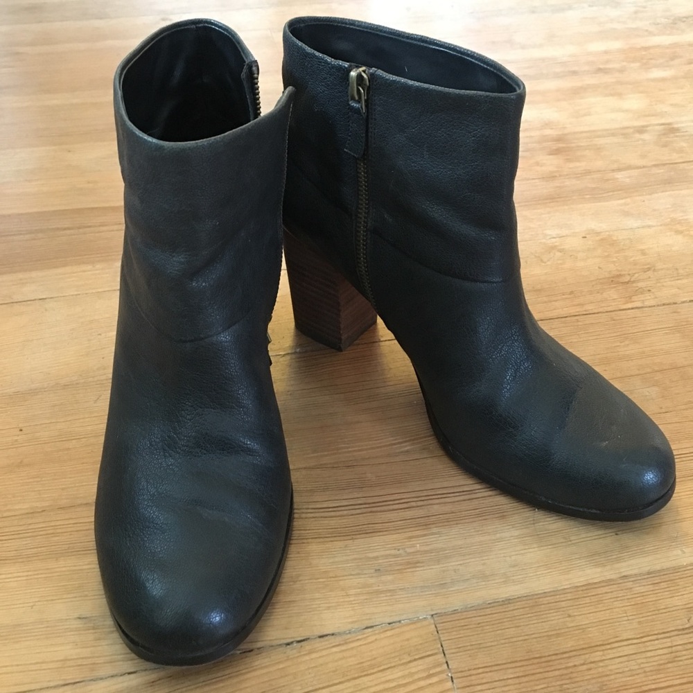 Cole Haan Size 8 Black Booties - Picture 1 of 4