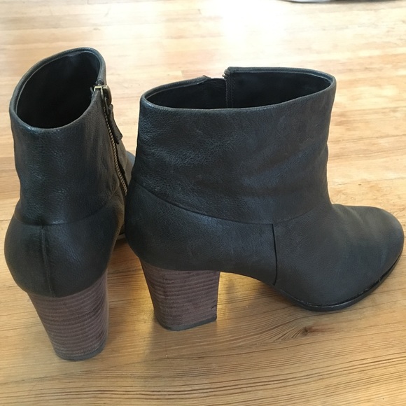 Cole Haan Size 8 Black Booties - Picture 3 of 4