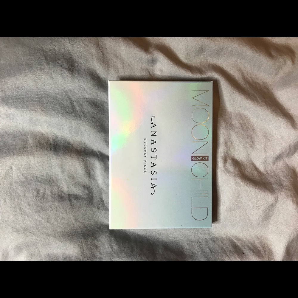 Anastasia moonchild glow kit