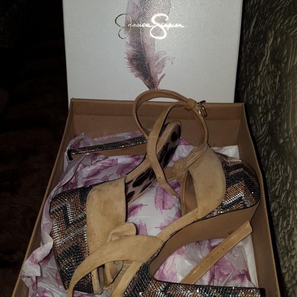 Shoes - Picture 3 of 6