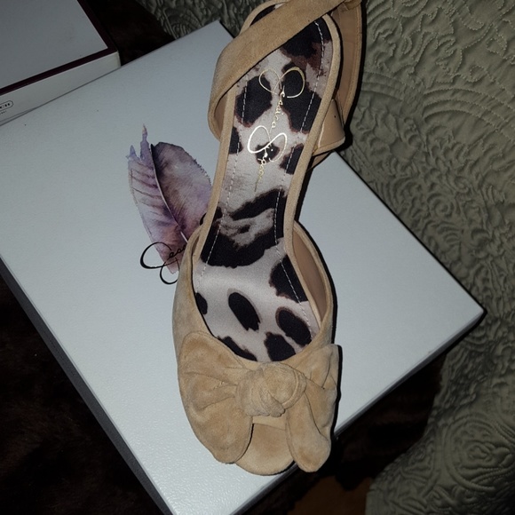 Shoes - Picture 6 of 6