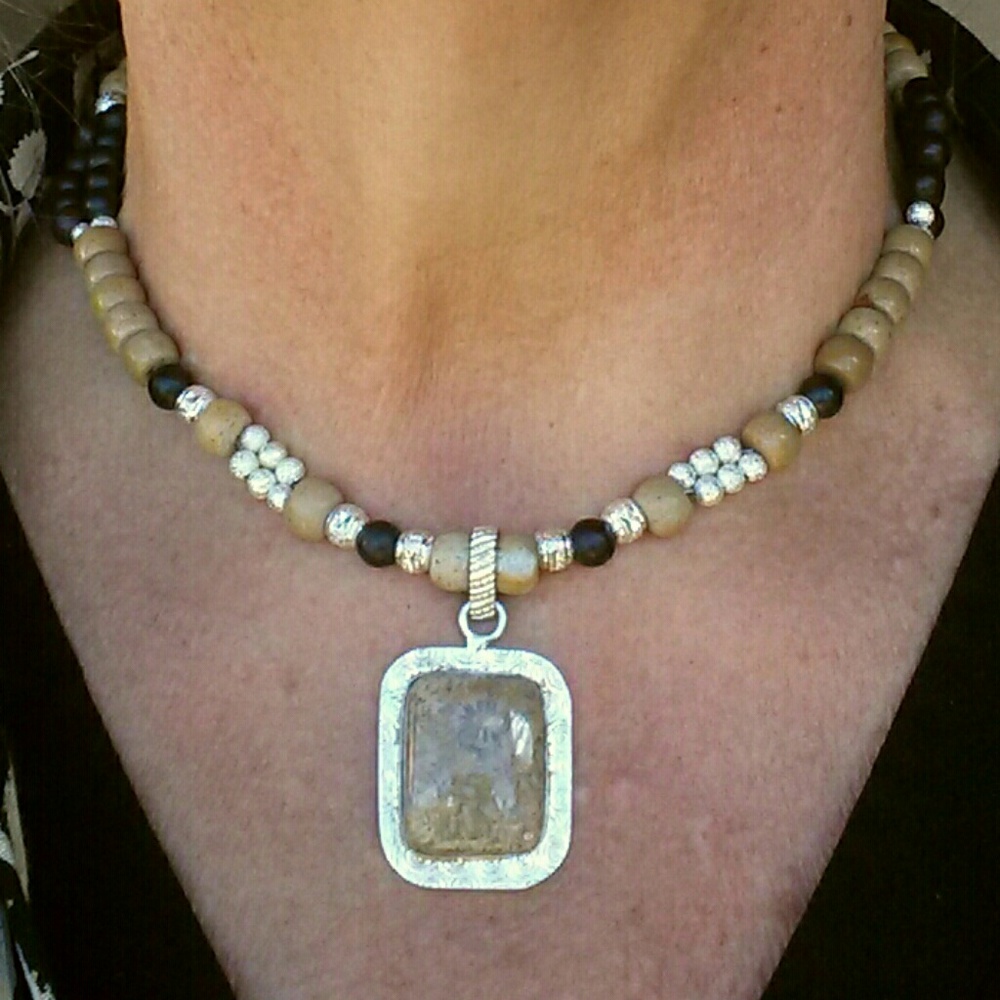 FOSSIL CORAL PENDANT NECKLACE-17"