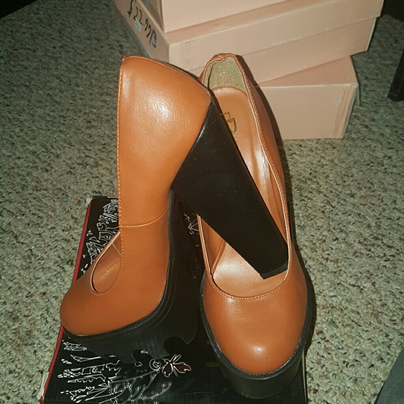 Brown Platform - Picture 5 of 6