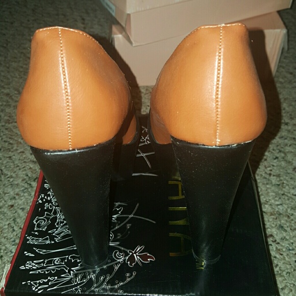 Brown Platform - Picture 6 of 6