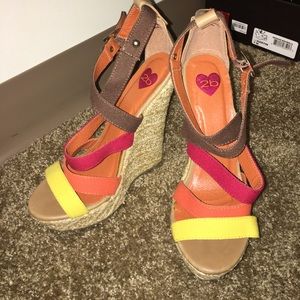 BeBe (2b) wedge heels