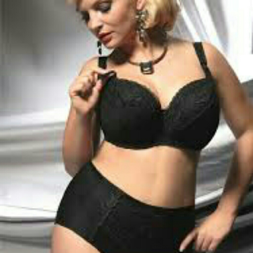 Brand new Kris Line nursing bra