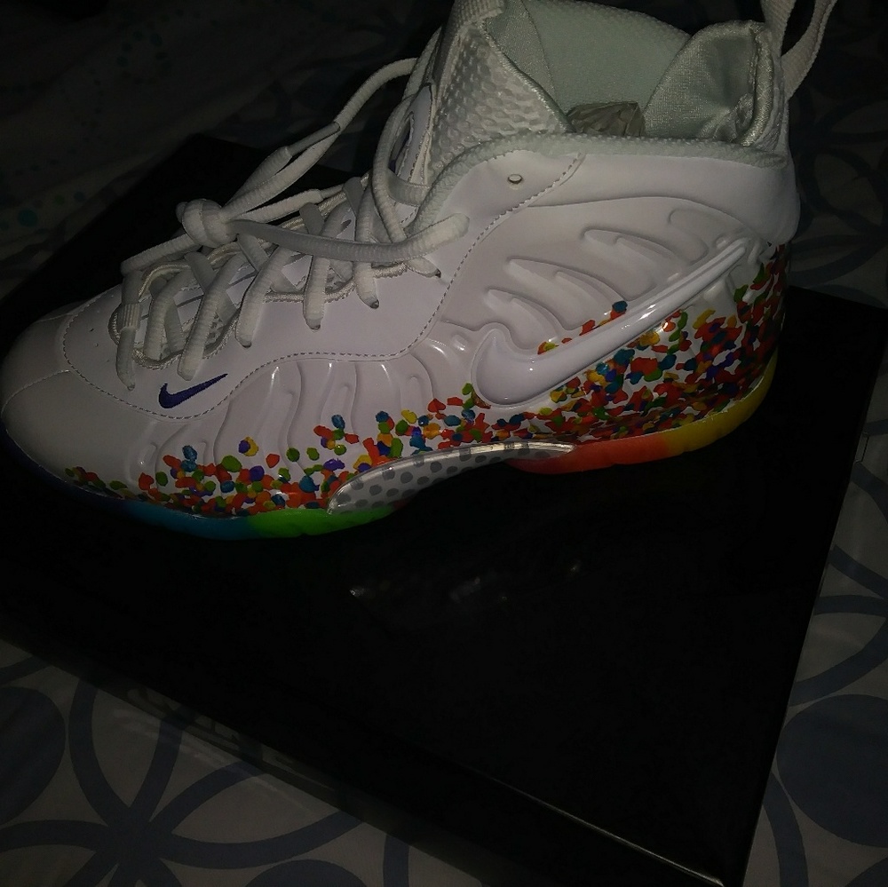 Sz 7 fruity pebbles foam posites