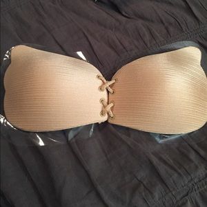 Brand New FreeBra silicone adhesive push-up bra