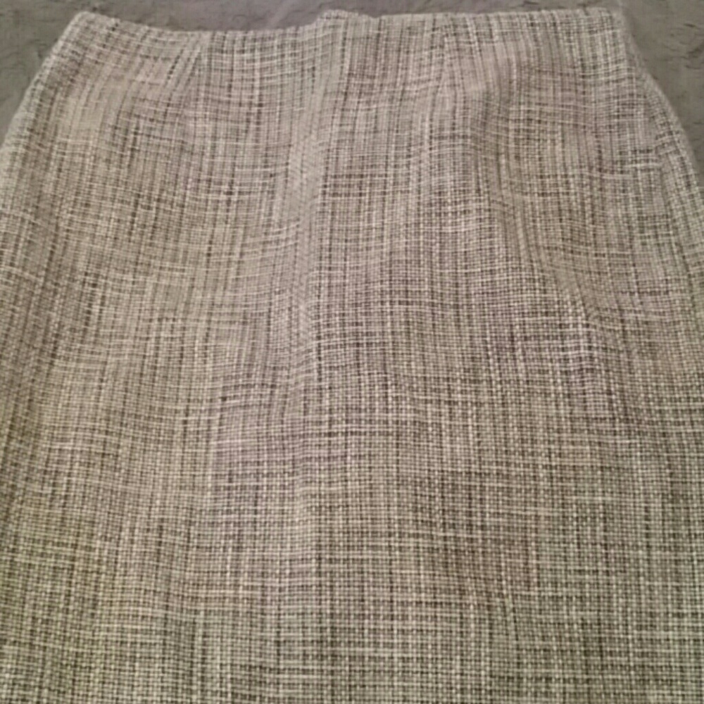 Premise Pencil Skirt