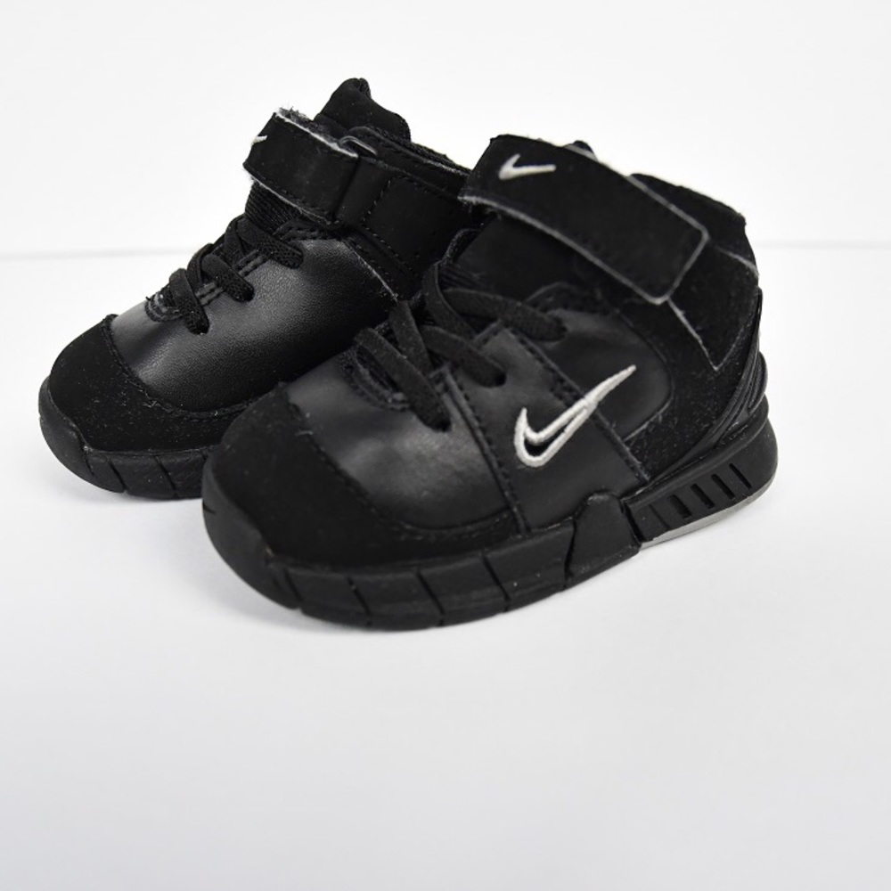 Boys Nike boots Infants