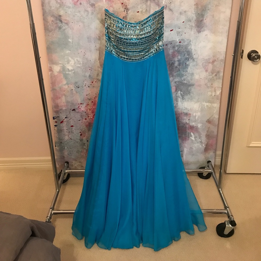 Blue prom dress