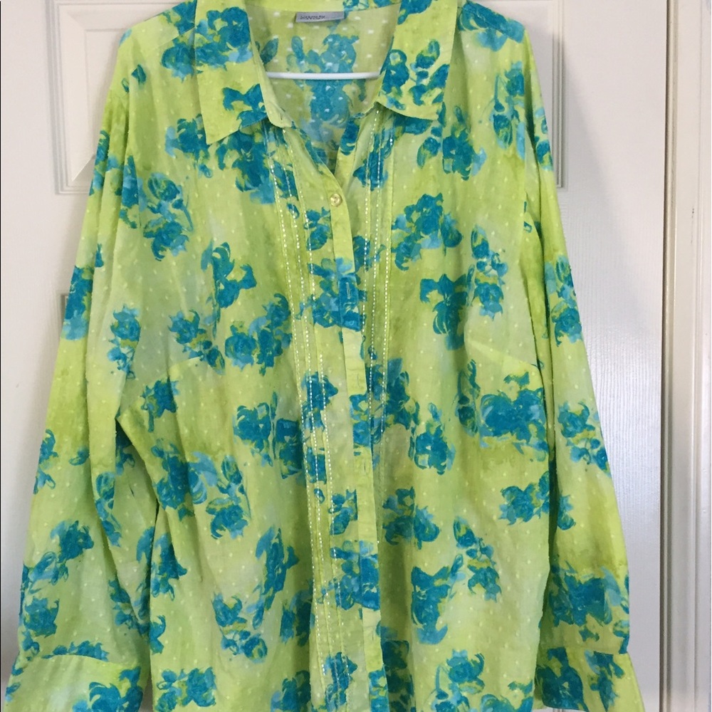 Button down floral blouse!