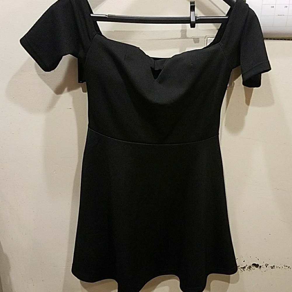 CUTE LIL BLACK DRESS!!!