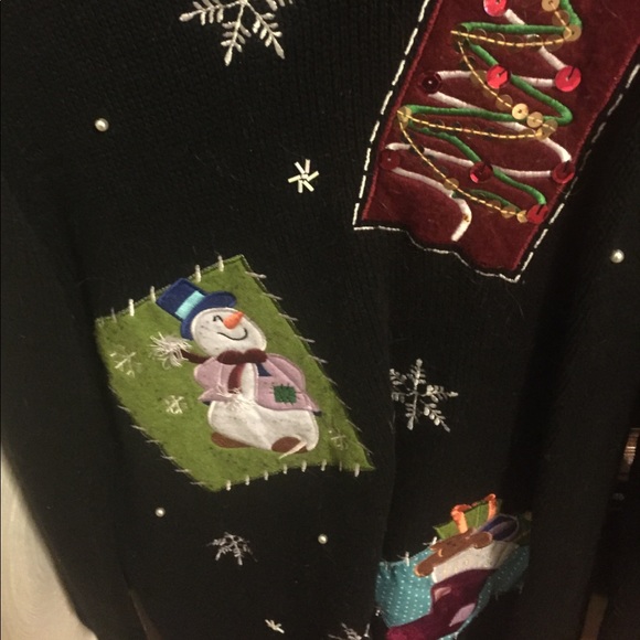 Holiday sweater 🎄 - Picture 2 of 2
