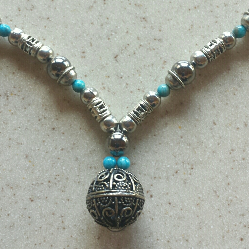 GUNMETAL FILIGREE PENDANT NECKLACE -21"