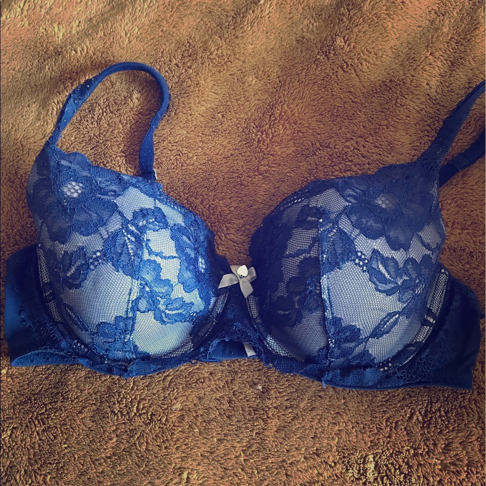 Victoria's Secret Body by Victoria lined lace Demi
