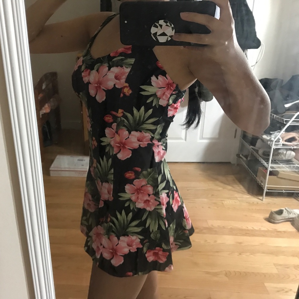 Floral Romper - Picture 5 of 5