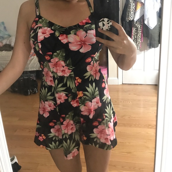 Floral Romper - Picture 4 of 5