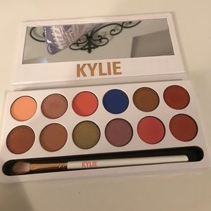 Kylie royal peach pallet