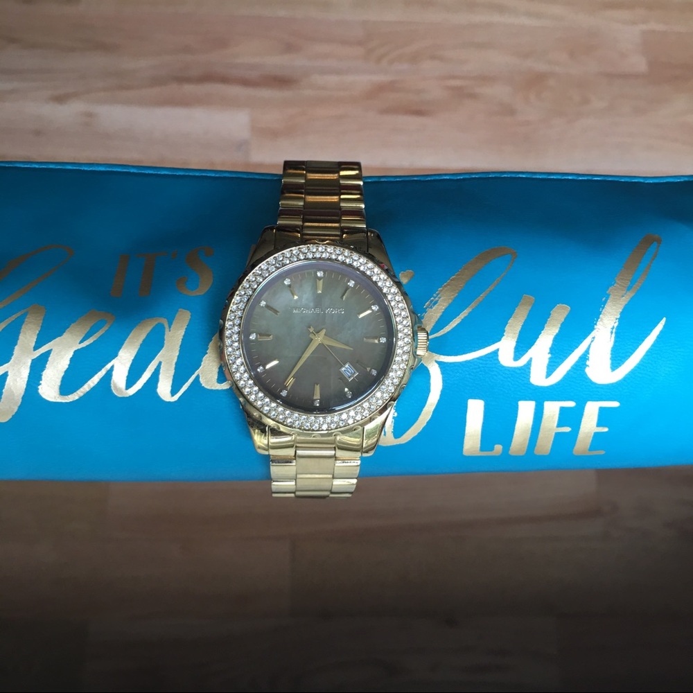 Michael Kors - Mother of Pearl Gold Wrist Watch