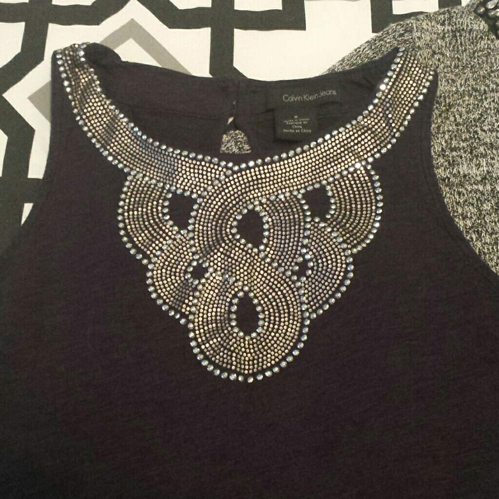 Tops - Picture 2 of 4