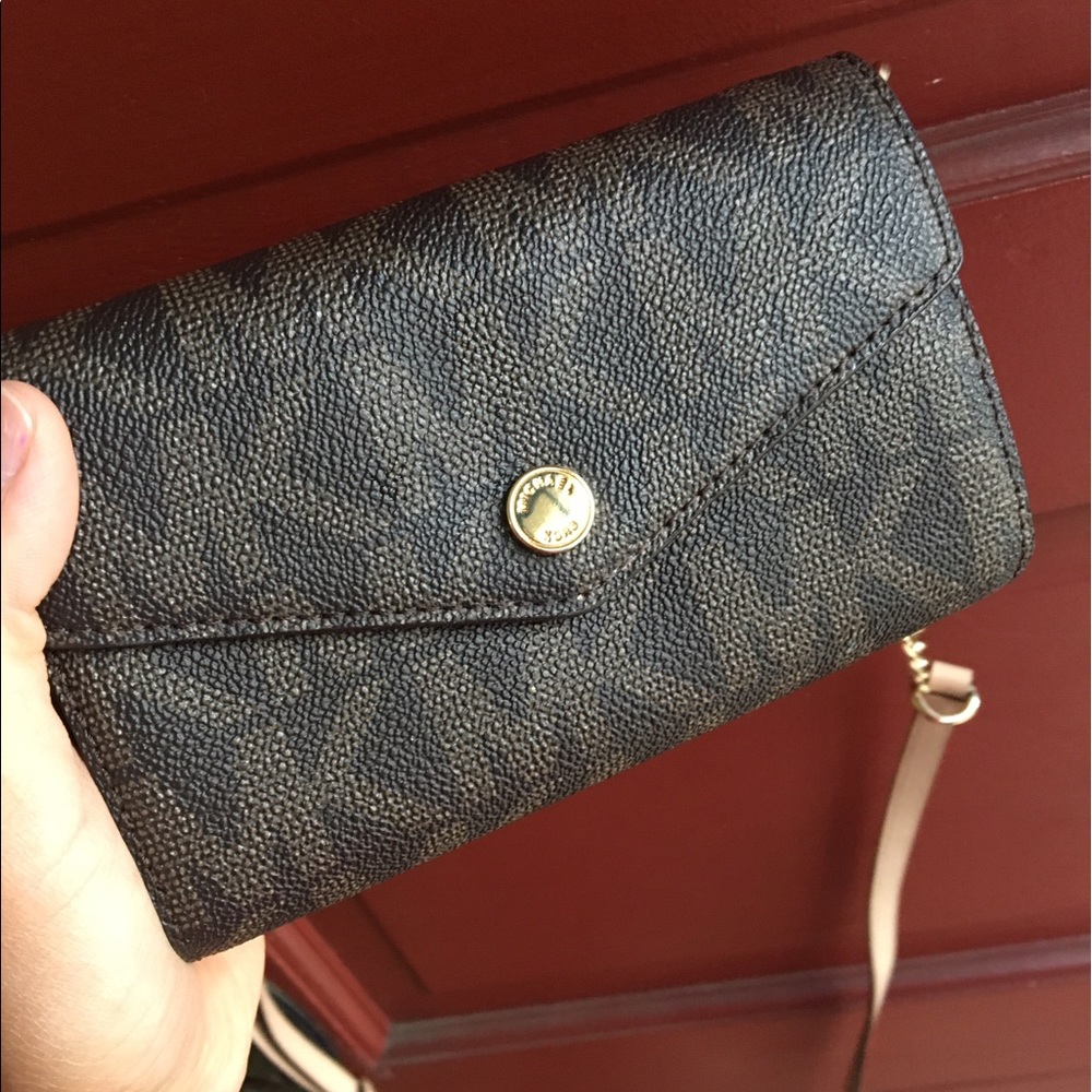 Michael kors cross body bag