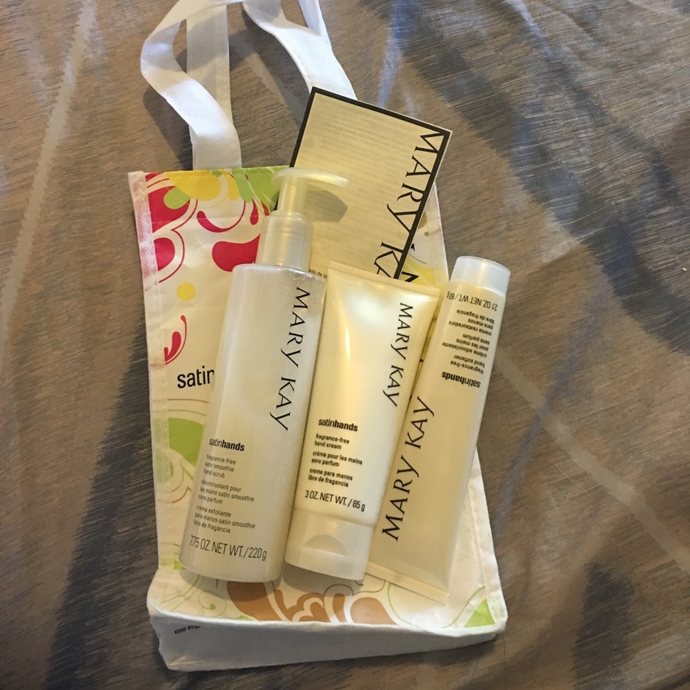 Mary Kay satinHands
